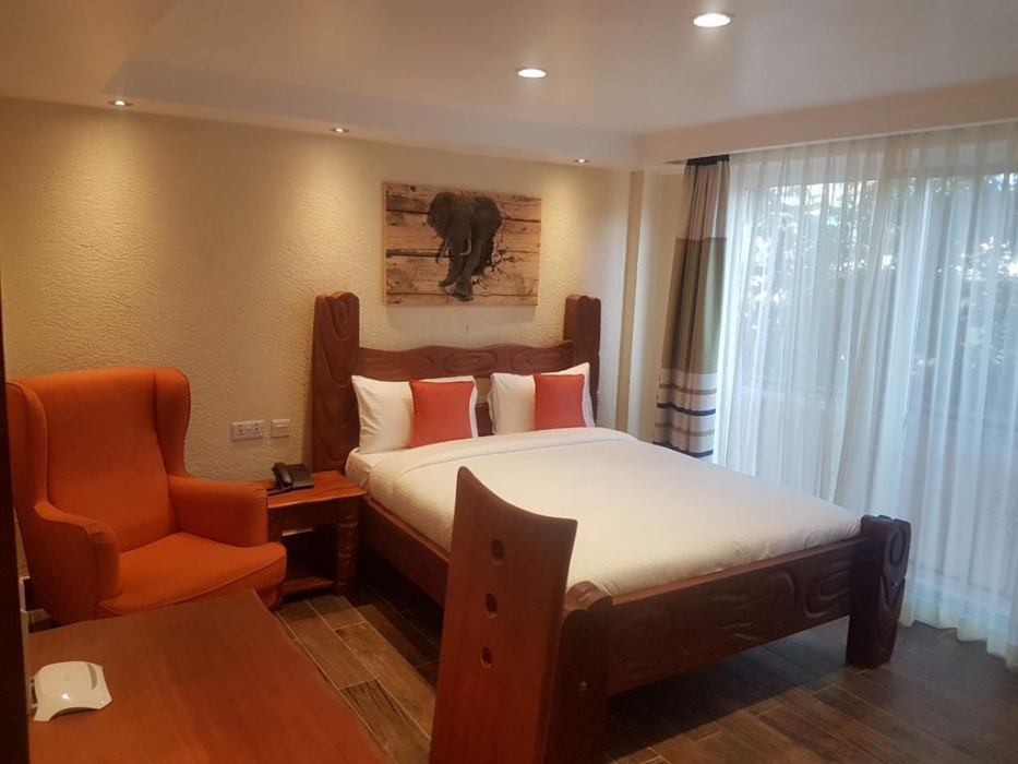 Progressive Park Hotel 8/52