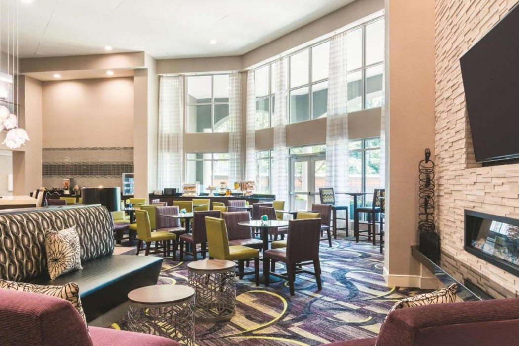 La Quinta Inn & Suites by Wyndham Atlanta Perimeter Medical 6/45