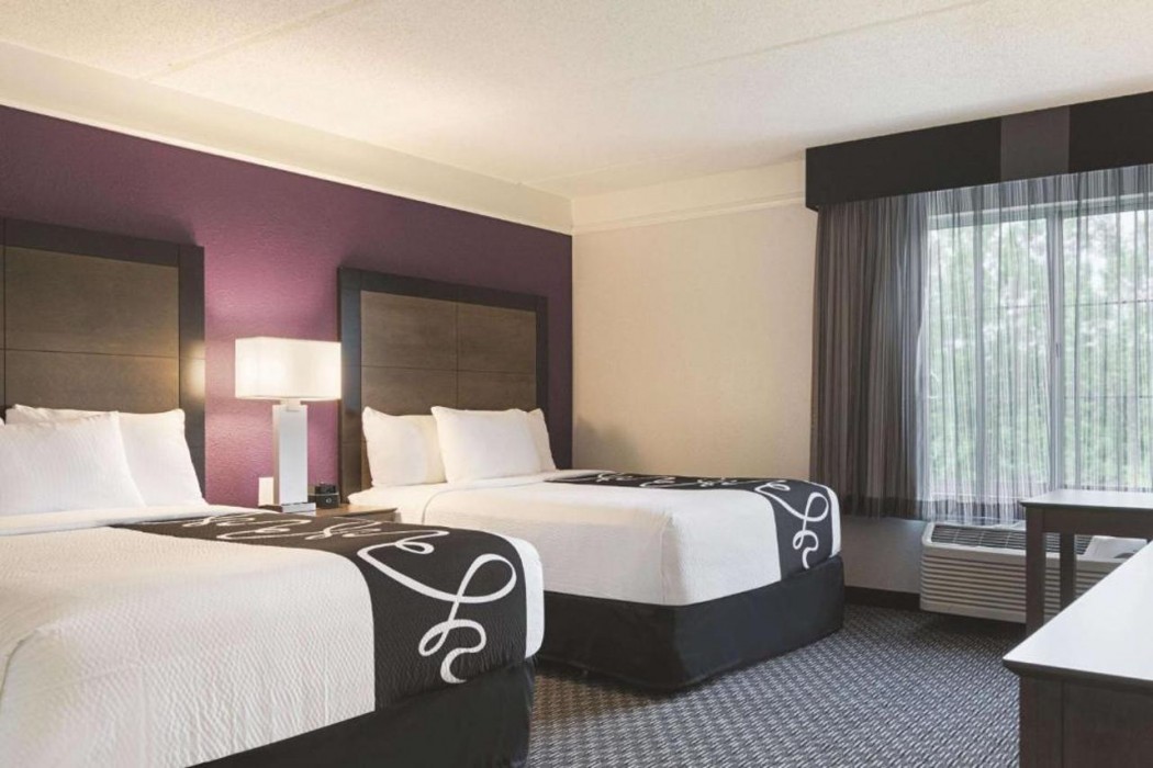 La Quinta Inn & Suites by Wyndham Atlanta Perimeter Medical 21/45