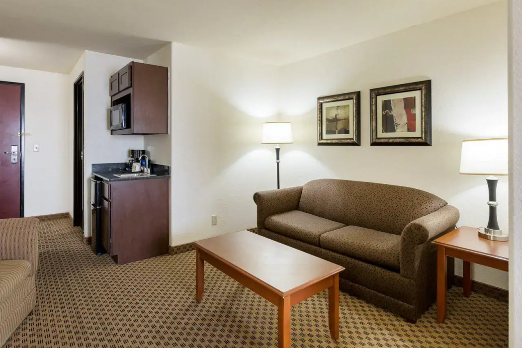 Quality Suites Huntsville Near University 9/24