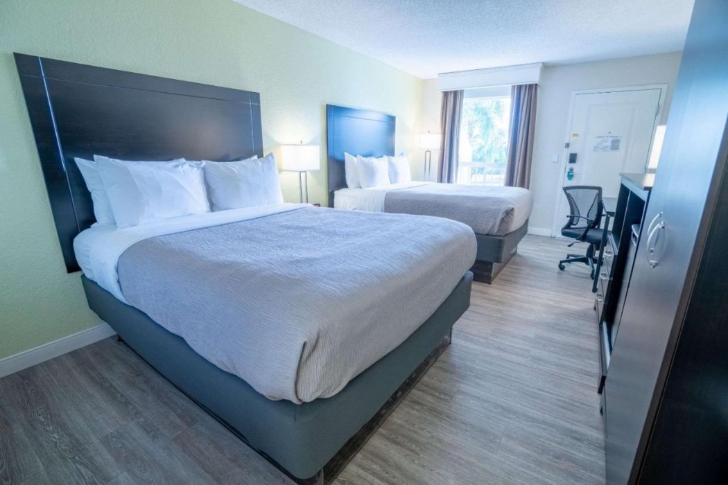 Quality Inn Palm Beach International Airport 10/19