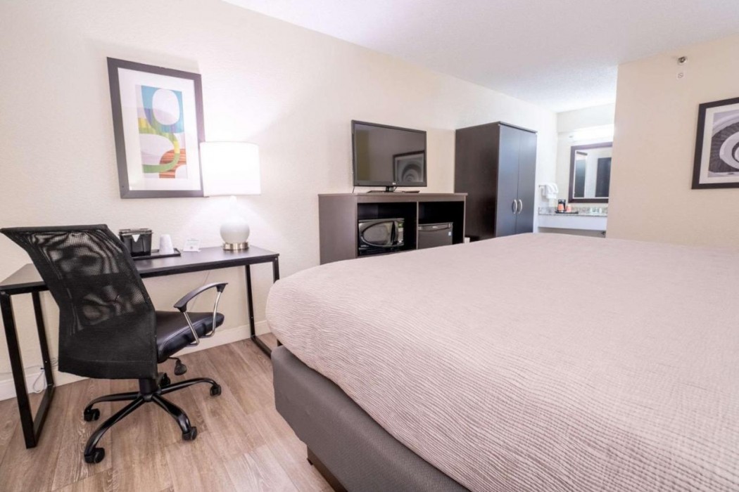 Quality Inn Palm Beach International Airport 9/19