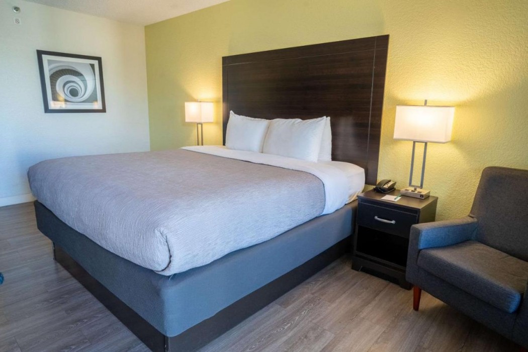 Quality Inn Palm Beach International Airport 11/19
