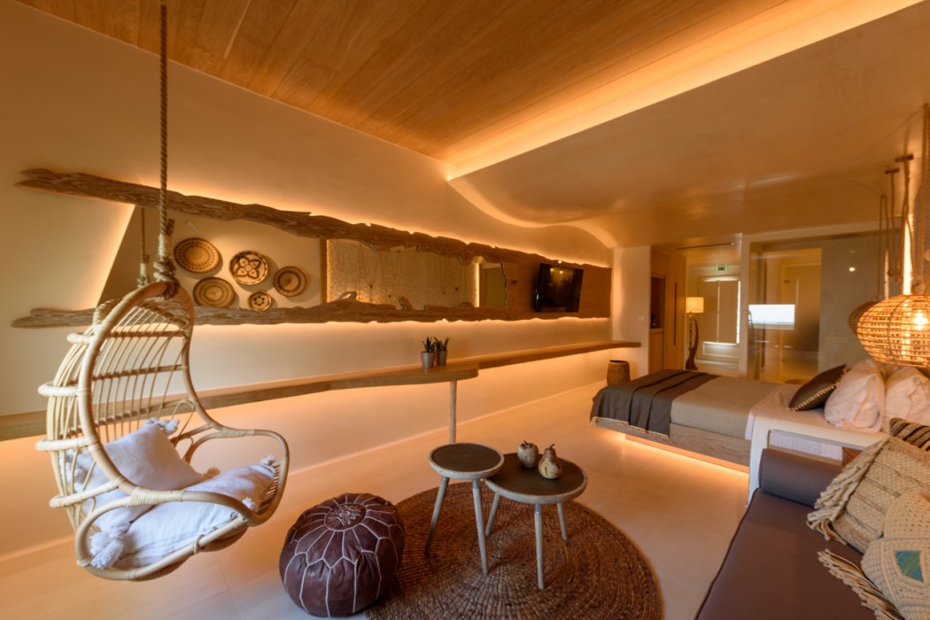 Room at Divelia East Suites, SANTORINI