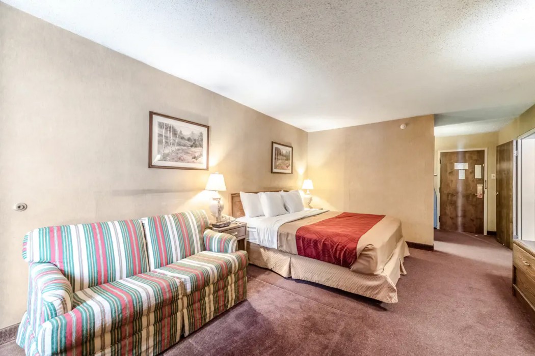 Econo Lodge Brainerd 10/21