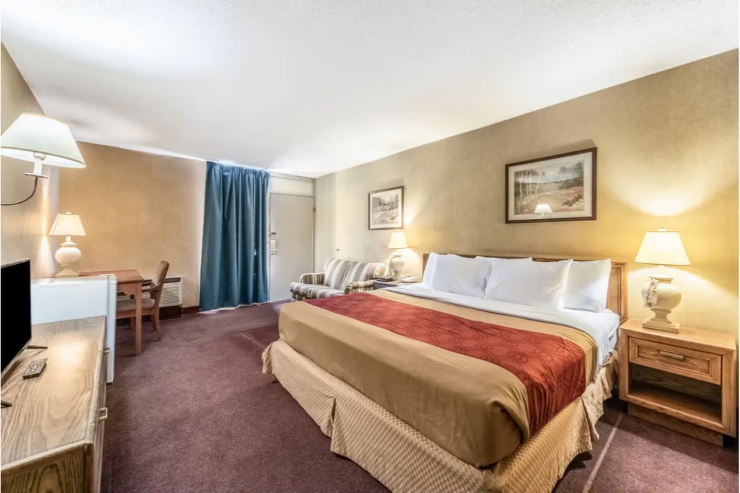 Econo Lodge Brainerd 9/21