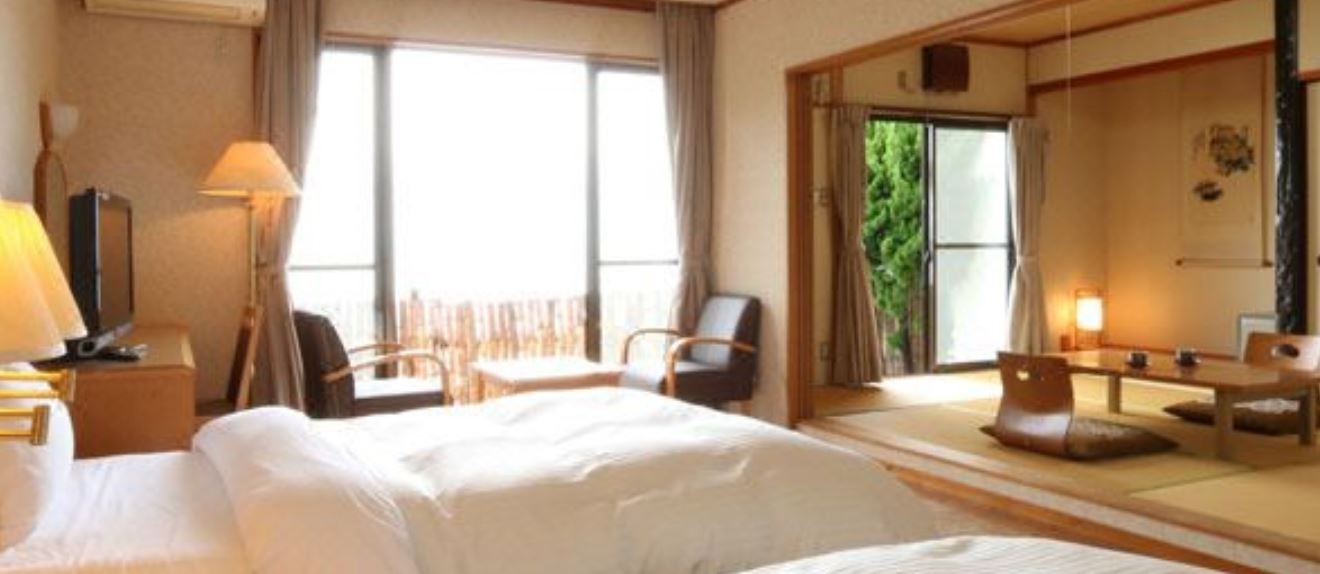 Tsushima Grand Hotel 11/53