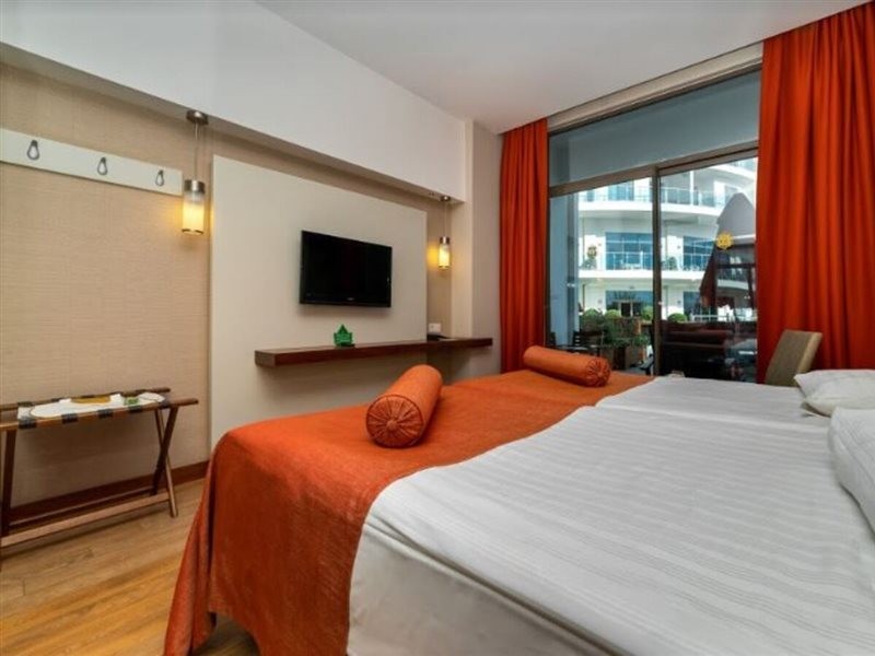 Commodore Elite Suite And Spa - Adults Only 8/20