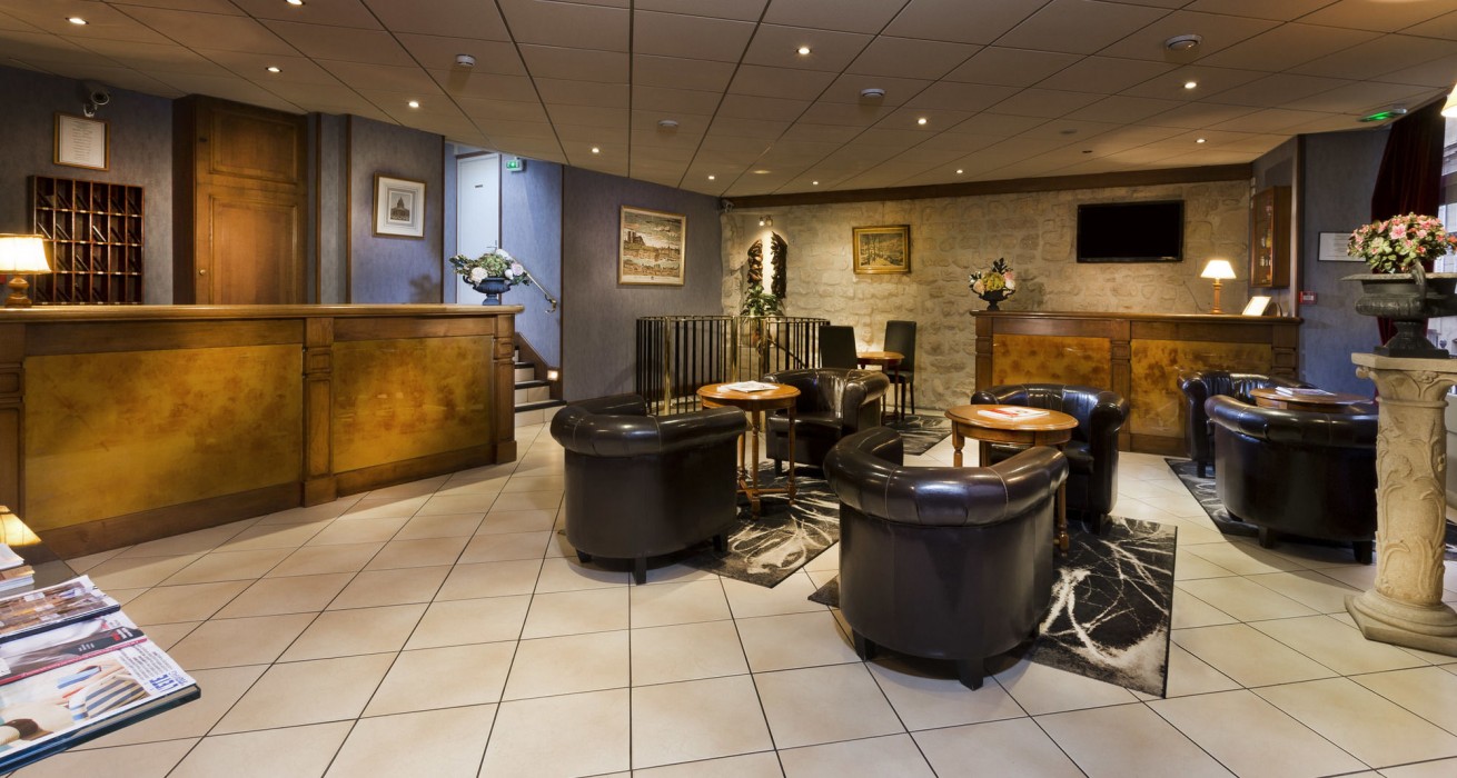 Hotel De Senlis 26/52