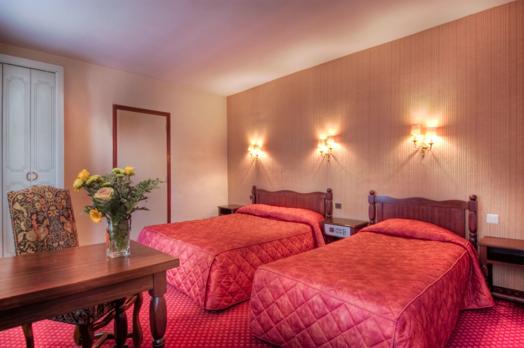 Hotel De Senlis 27/52