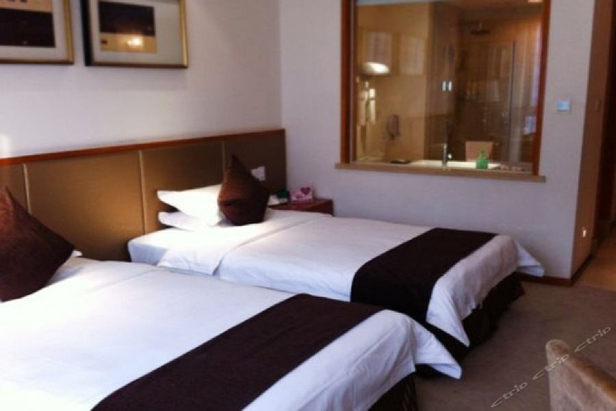 Phoenix Lake Tianquan Hotel 7/23