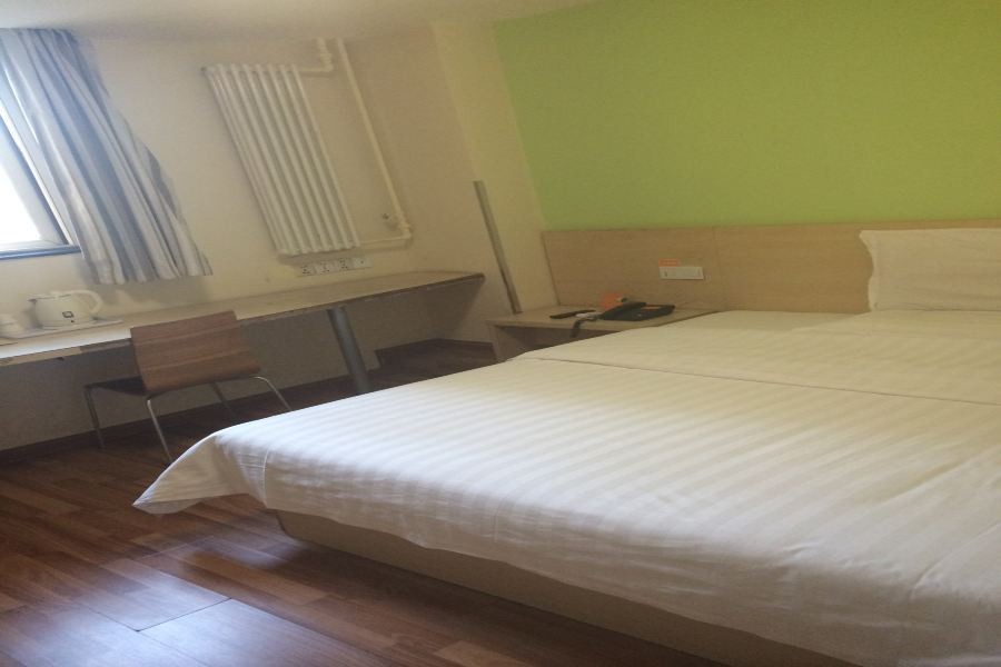 7 Days Inn (Beijing Madian Bridge) 38/47