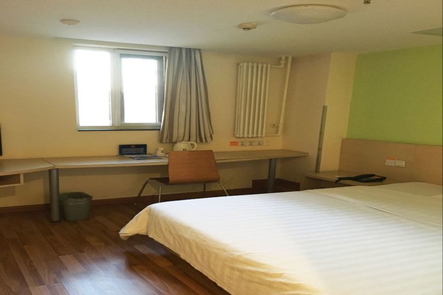 7 Days Inn (Beijing Madian Bridge) 32/47