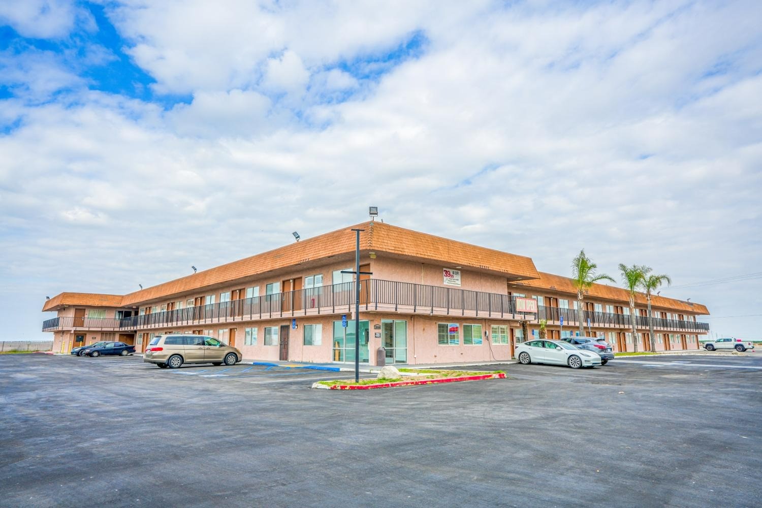 Economy Inn Buttonwillow Bakersfield I-5 in BUTTONWILLOW - CA
