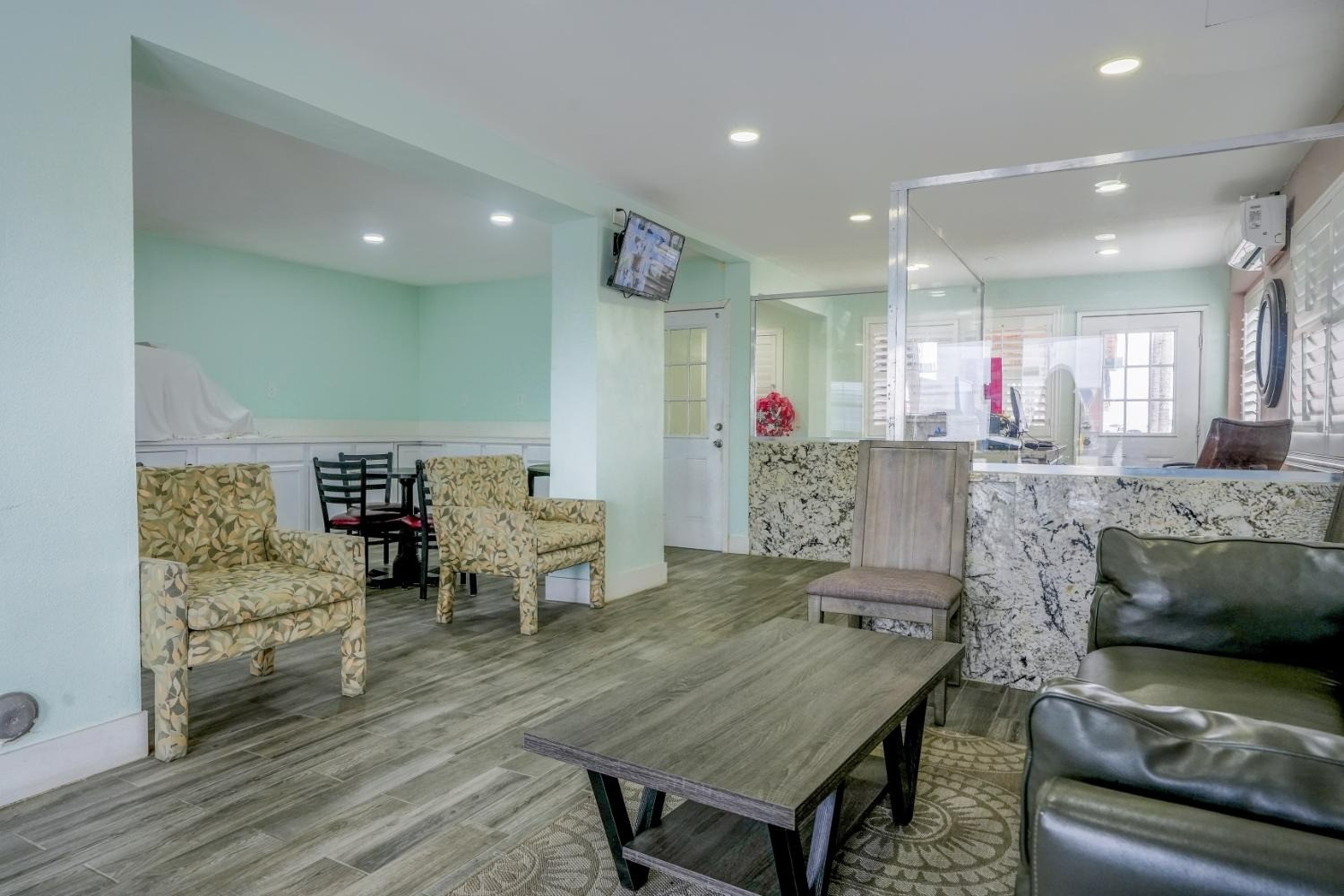 Economy Inn Buttonwillow Bakersfield I-5 in BUTTONWILLOW - CA