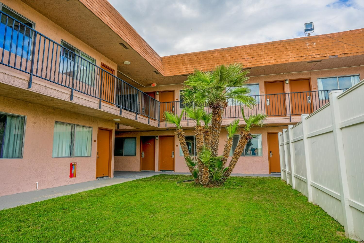 Economy Inn Buttonwillow Bakersfield I-5 9/39