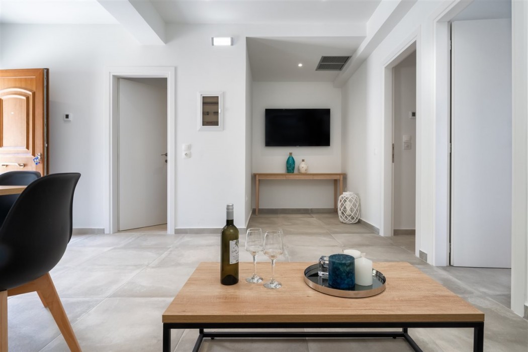 Karavos Apartments 21/57