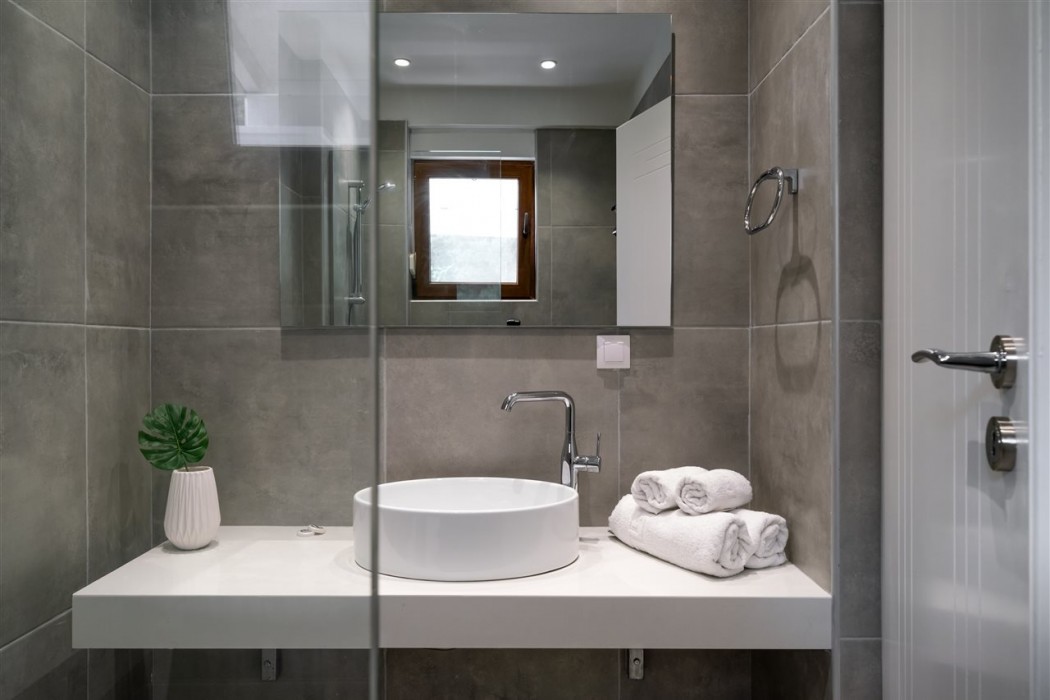 Karavos Apartments 22/57