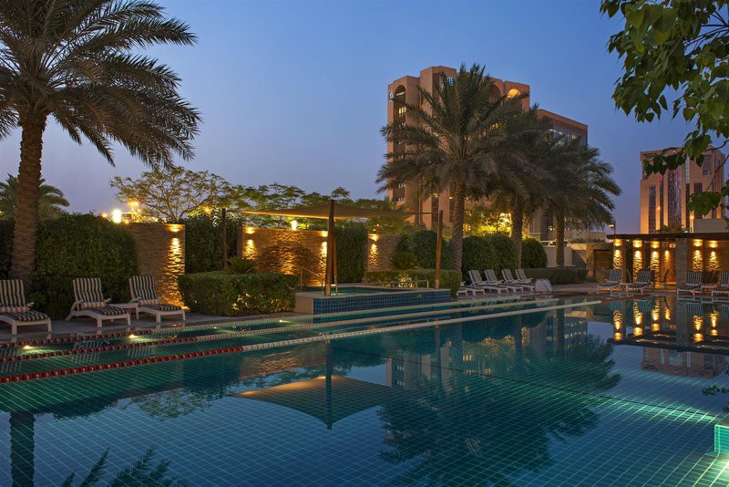 Sheraton Bahrain Hotel 23/25