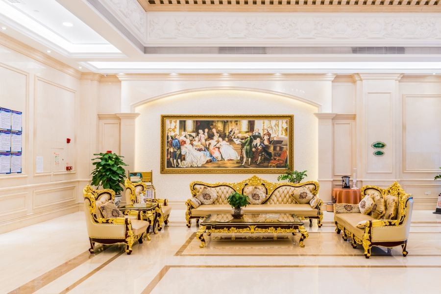 Vienna International Hotel (Maoming High-speed Railway Station) 37/57