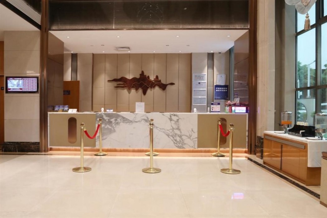 VANHONG Hotel 7/11