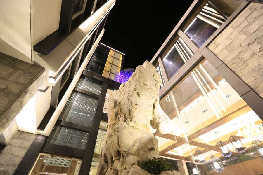 Hu Hua Yun Qing Yi Wan Hotel (Shanghai International Tourism and Resorts Zone Wild Animal Park) 6/19