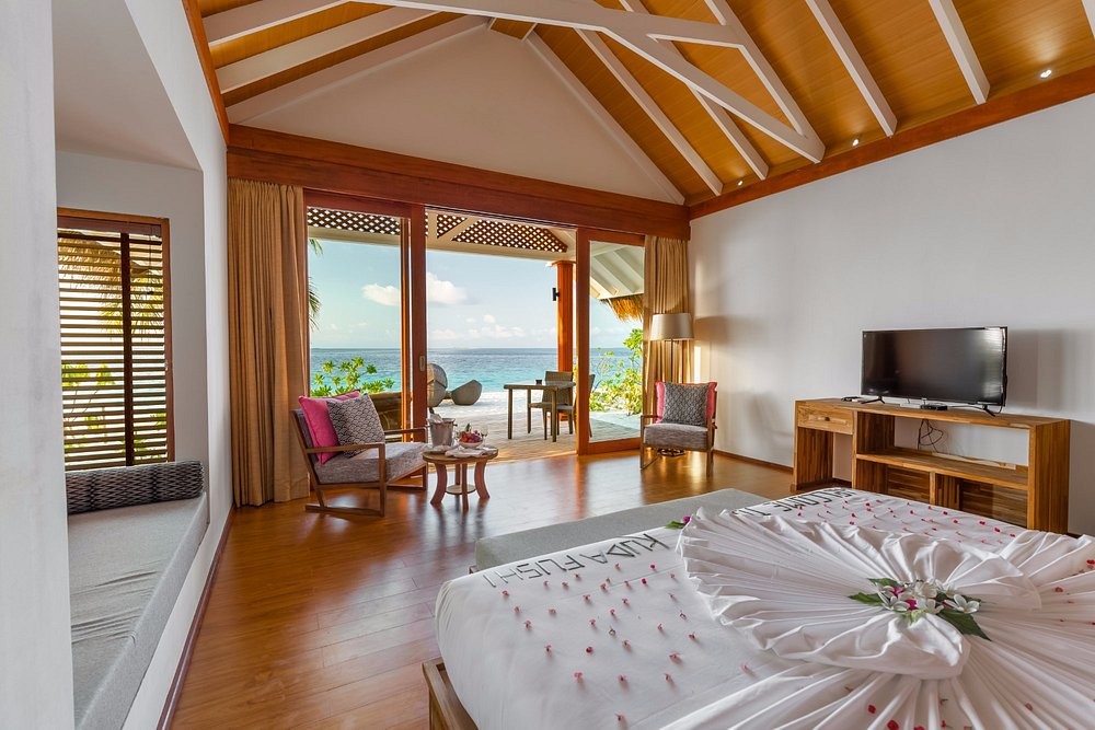 Kudafushi Resort and Spa 9/56
