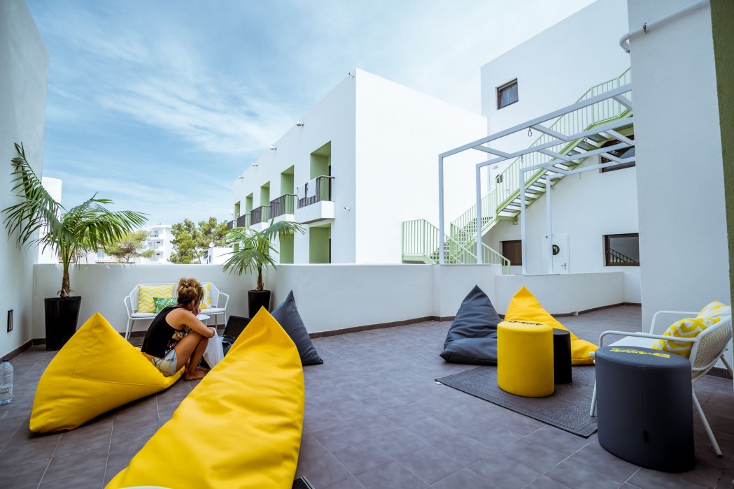 Amistat Island Hostel Ibiza 53/100
