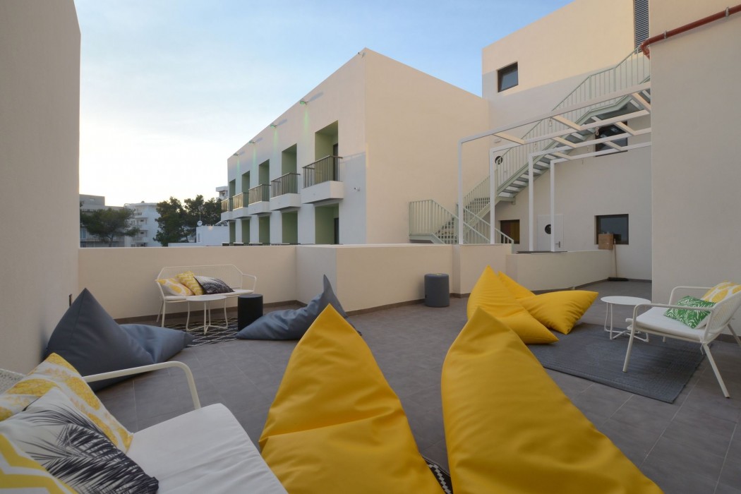 Amistat Island Hostel Ibiza 33/100