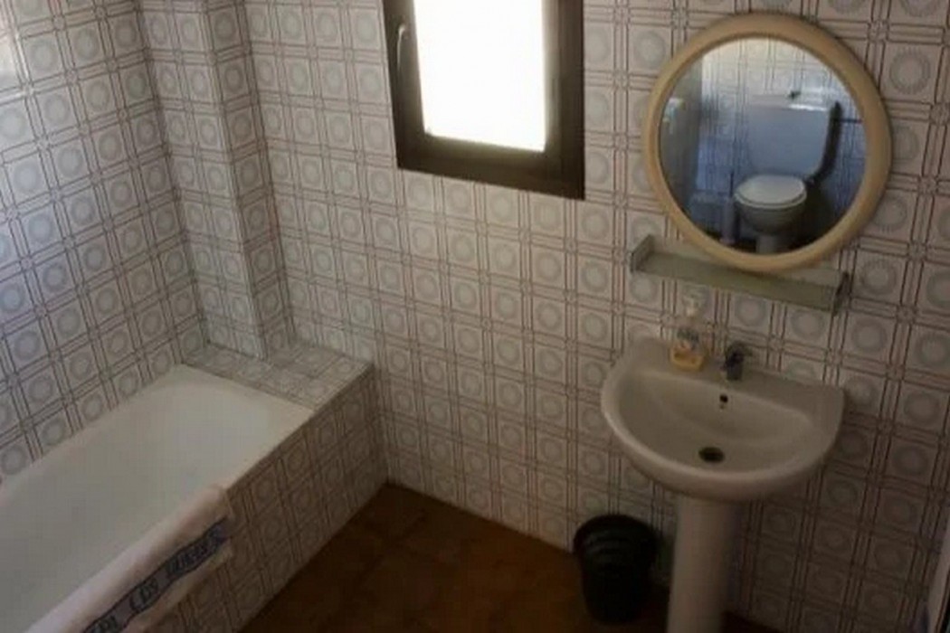 Amistat Island Hostel Ibiza 22/100
