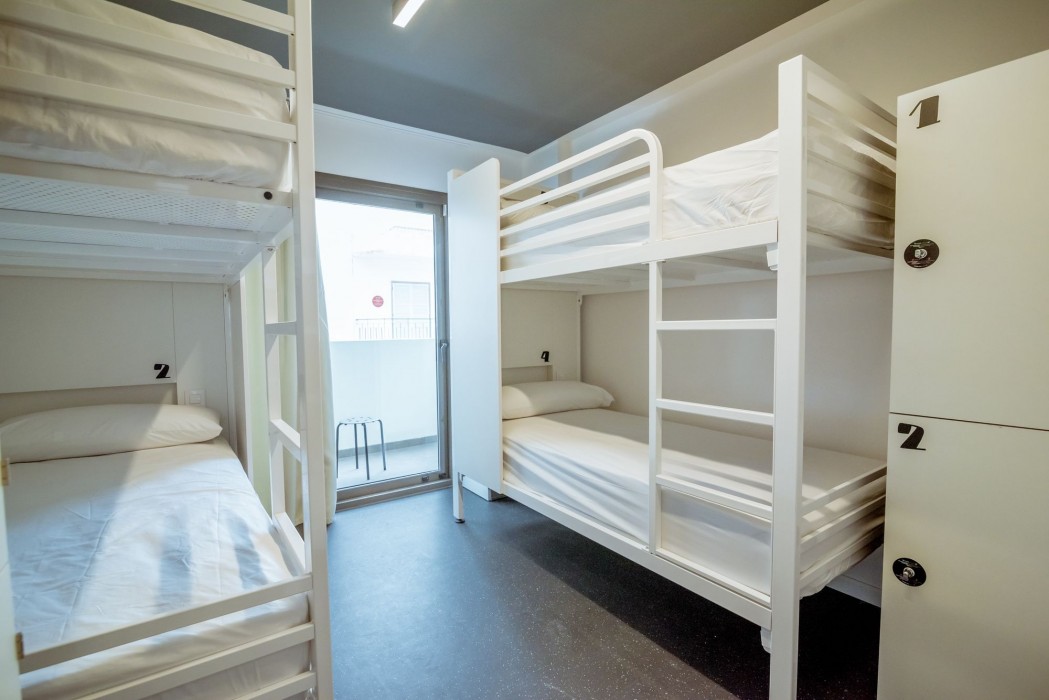 Amistat Island Hostel Ibiza 34/100