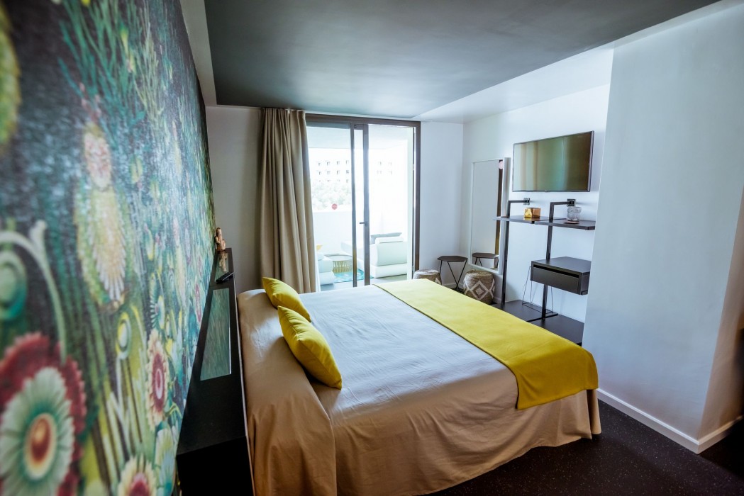 Amistat Island Hostel Ibiza 41/100