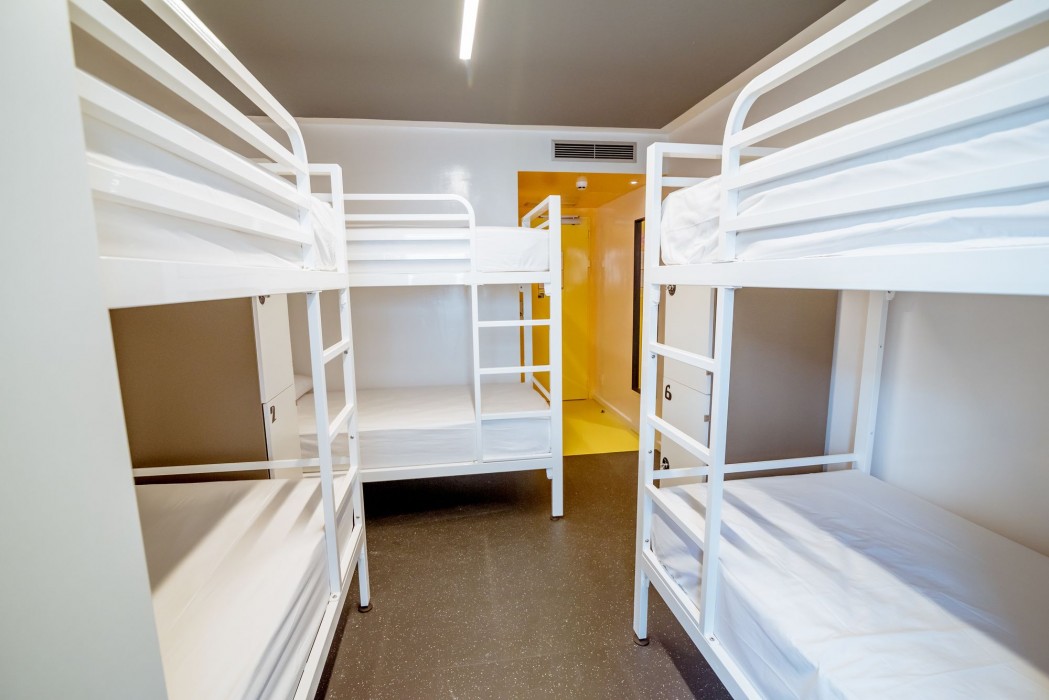 Amistat Island Hostel Ibiza 40/100