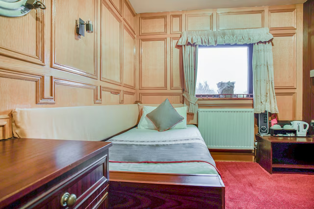 Rowers Hotel 24/48