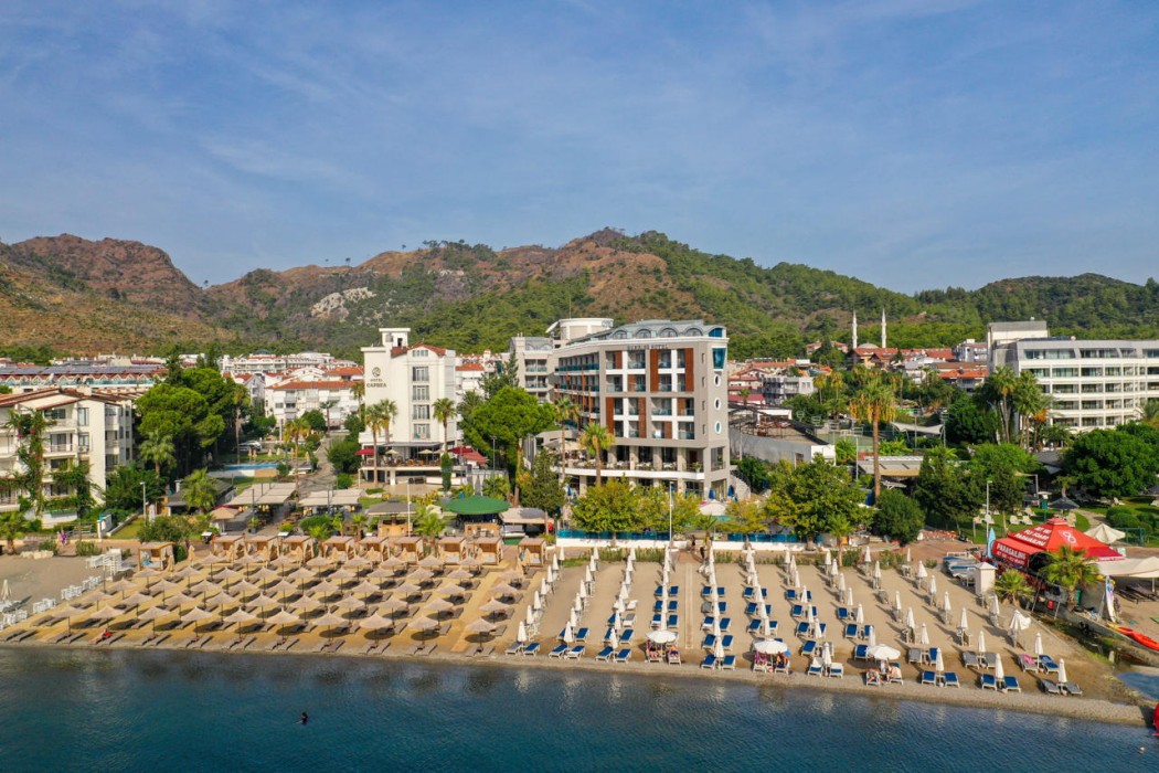 Sunrise Hotel 8/46