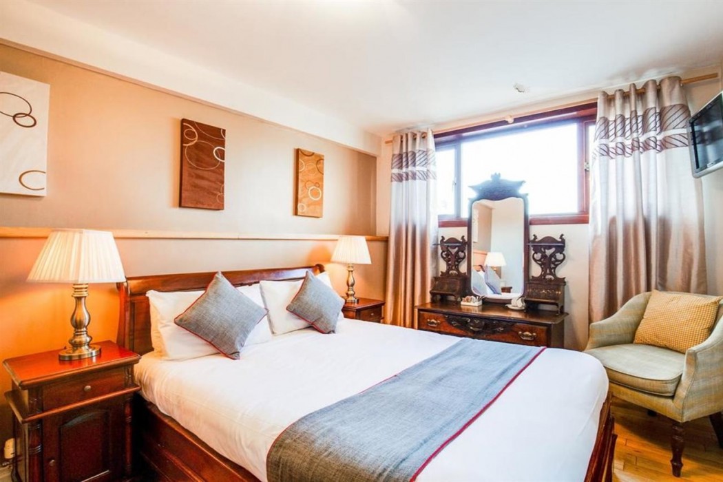 Drummonds Hotel 13/25
