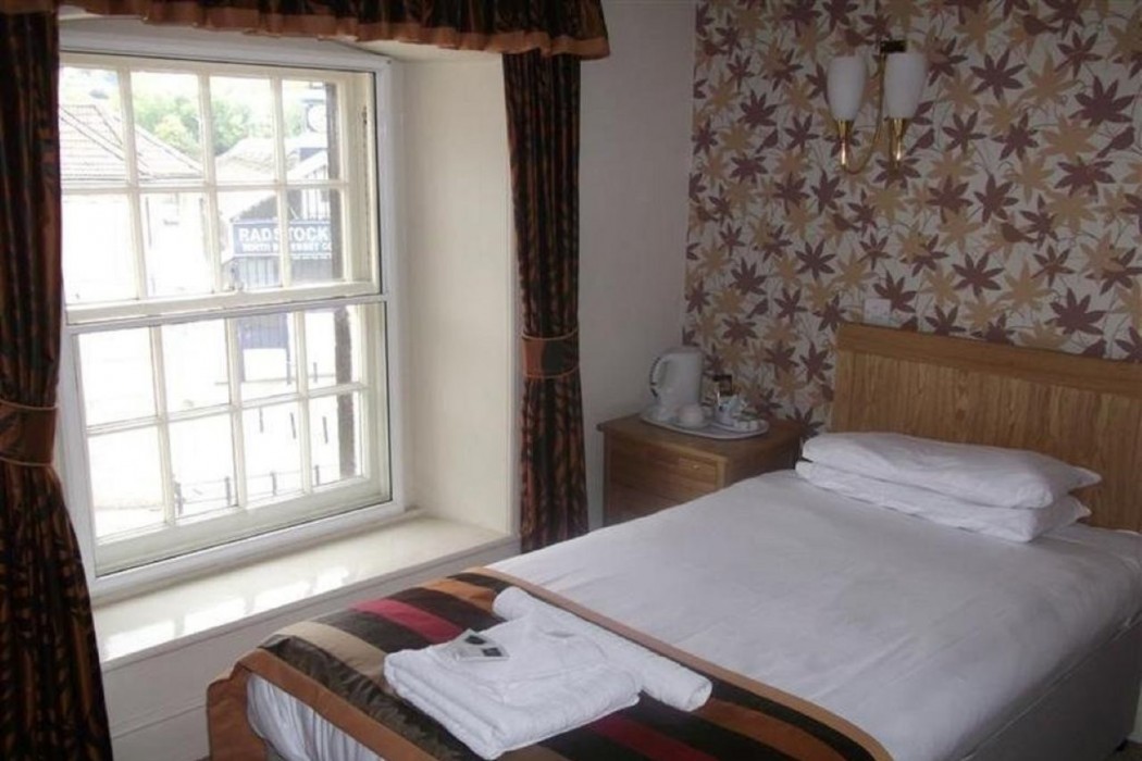 Radstock Hotel 21/66