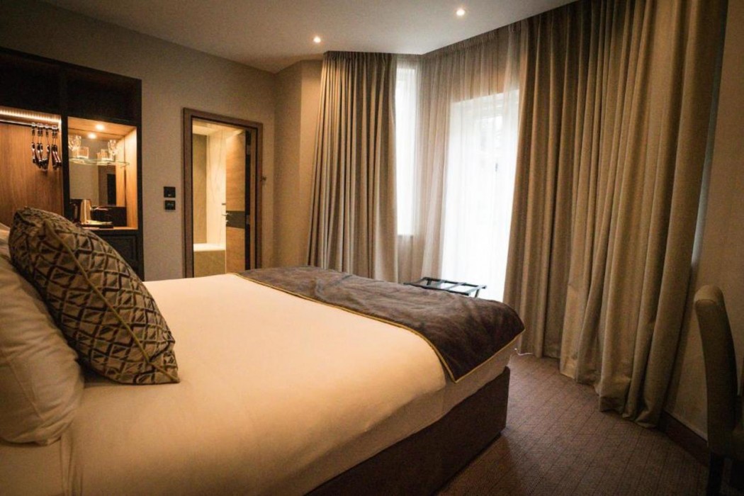 Merit Kensington Hotel 14/22