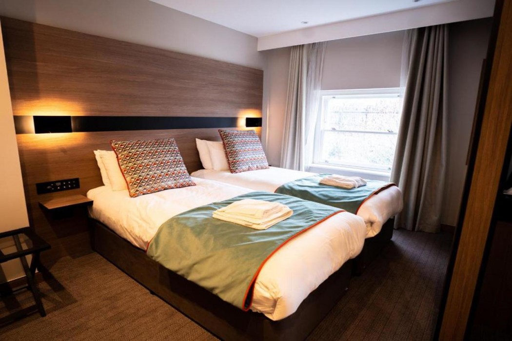 Merit Kensington Hotel 13/22