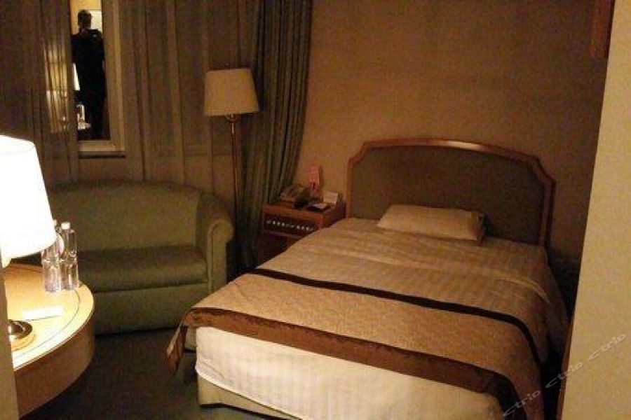 Shanshui Hotel 32/48