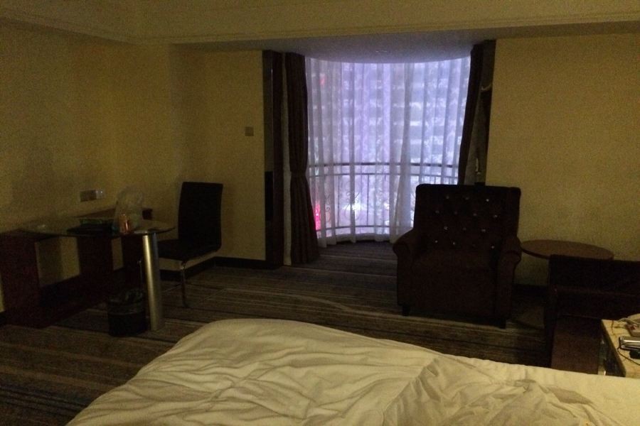 Hawaii International Hotel 32/48