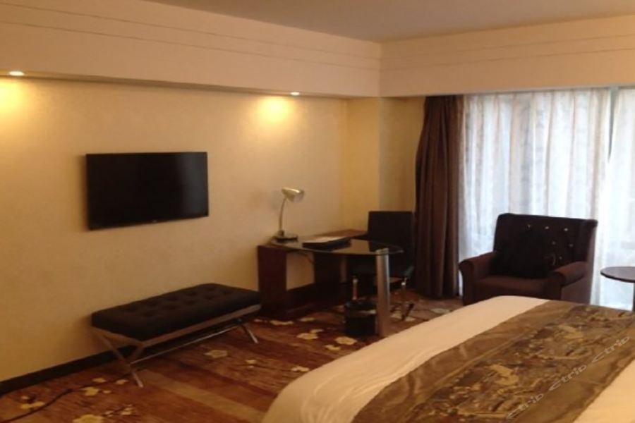 Hawaii International Hotel 34/48