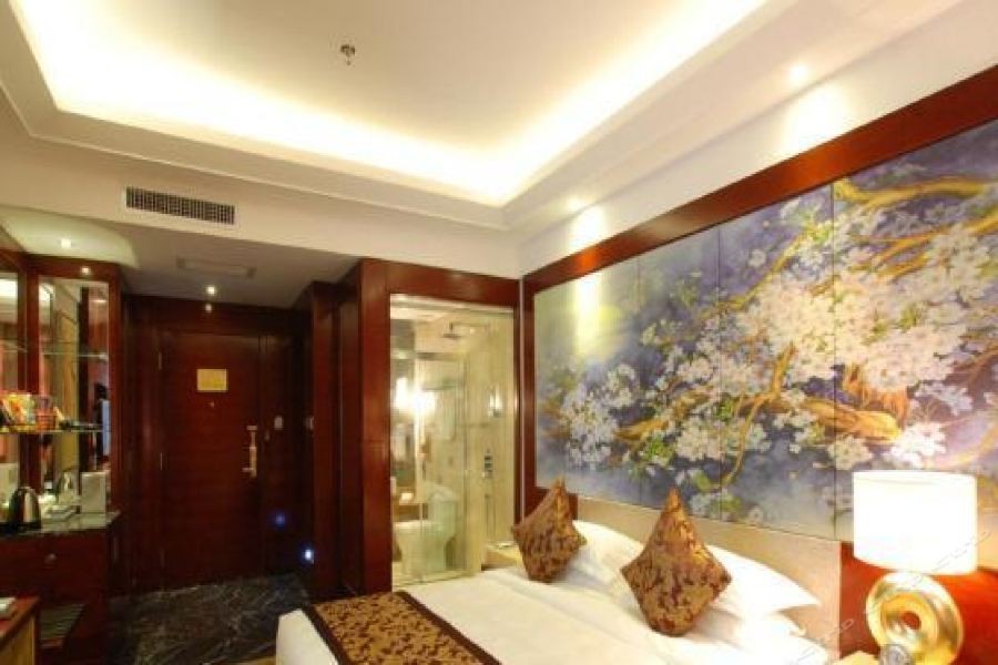 Hawaii International Hotel 16/48