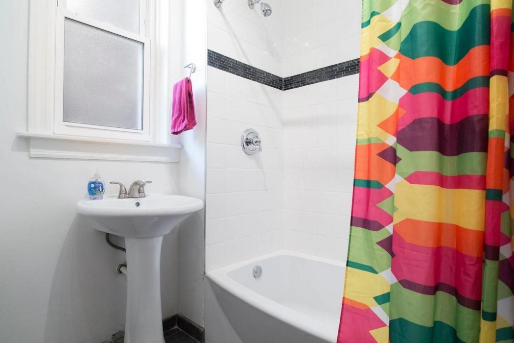 Wrigley Hostel - Adults Only 33/48