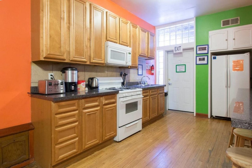 Wrigley Hostel - Adults Only 34/48
