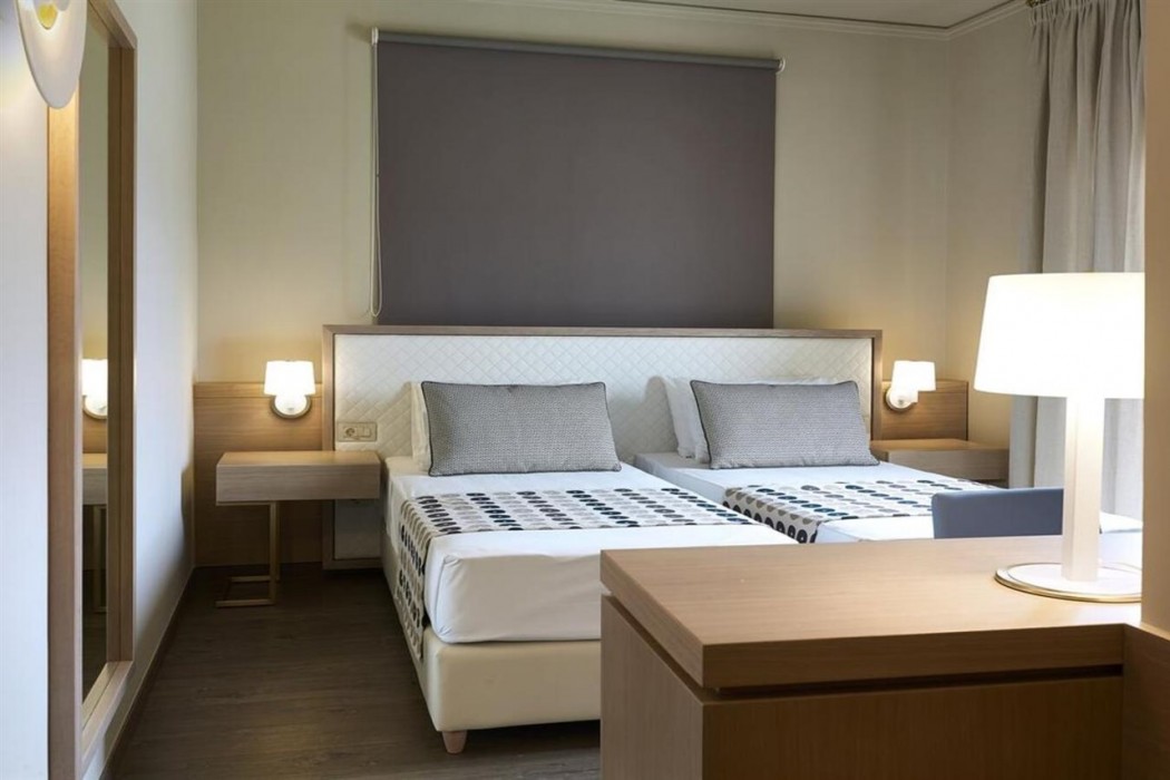 Irida Hotel 26/59
