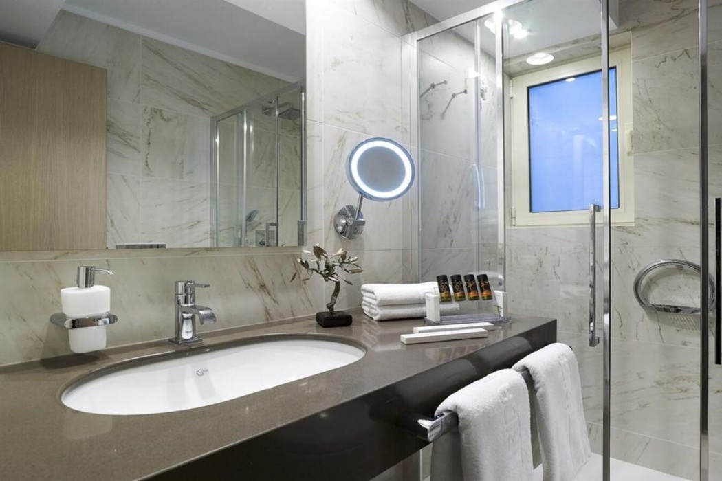 Irida Hotel 24/59