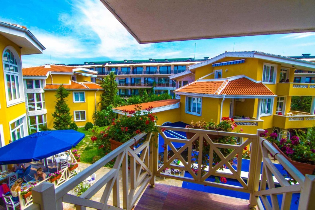 Blue Orange Beach Resort 21/42