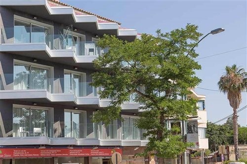 Daro Apartments 1/51