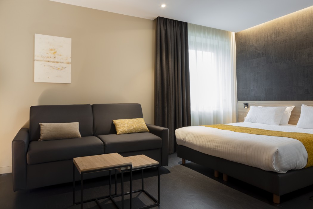 37 Lodge La Defense Courbevoie 17/35